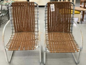 lot 102 image: (2) Vintage Patio Chairs