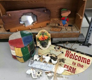 lot 114 image: Wall Hanging Decorations, Coat Rack with Mirror, Pipe Stand, Floor Mat, Foot Rest