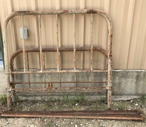lot 134 image: Antique Head & Foot Board with Iron Rails