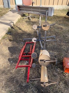 lot 20 image: Tape Dispenser Rack, Work Light