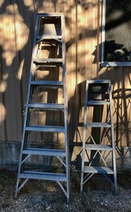 lot 144 image: (2) Aluminum Ladders