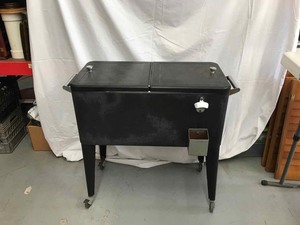 lot 353 image: Rolling Patio Cooler Cart