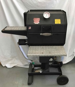 lot 5 image: Smokin Cajun Grill CG20 (propane)