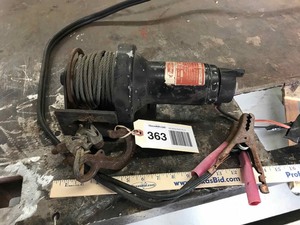 lot 363 image: Dayton Winch 12V 2500lb