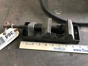 lot 364 image: Machinists Vise