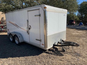 lot 3 image: Cargo Trailer (477UB14224X029322)  MISSING HITCH  You will need to weld on a new one to remove it or call a tow truck