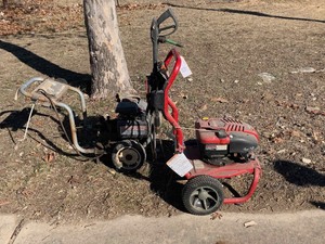 lot 3 image: Craftsman 2700psi Power Washer 190cc (the red one only)