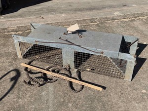 lot 11 image: Live Trap