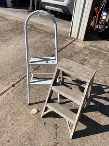 lot 26 image: Step Stool, Step Ladder