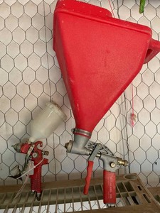 lot 38 image: Wal-Board Texture Pro 200 Gun with Hopper, Small Spray Gun with Hopper