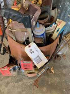 lot 42 image: Bucket Tote full of Tools