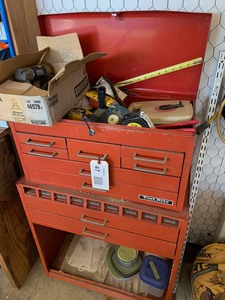 lot 47 image: Roll-Around Tool Cabinet with Tools