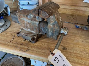 lot 51 image: Craftsman 5-12 Inch Bench Vise