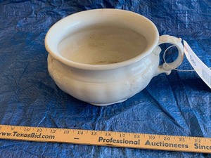 lot 58 image: Antique Thunder Mug Royal Ironstone Johnson Bros. England