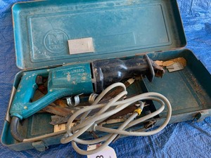 lot 81 image: Makita Reciprocating Saw