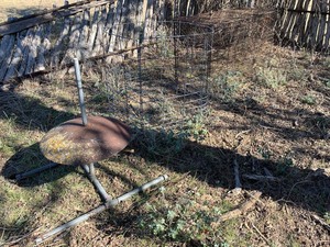 lot 118 image: Trap, feed-block stand