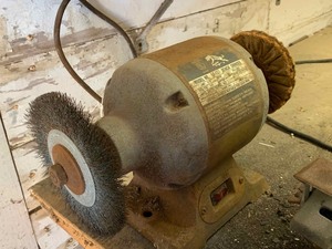 lot 108 image: Panther King Bench Grinder (model LF 137)